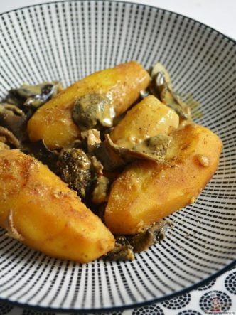 Pommes de terre curry et champignons