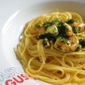 Spaghetti aux crevettes persillées