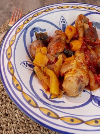 Le Poulet à l'espagnole : un plat haut en couleurs et en saveur