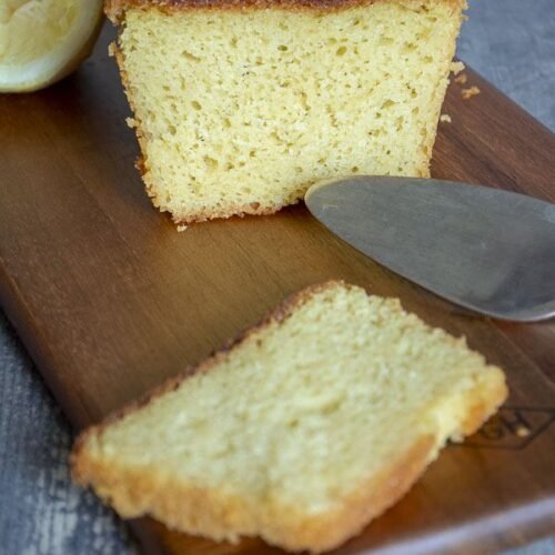 Un délicieux gâteau au yaourt citronné