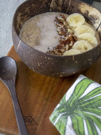 Recette Porridge aux flocons d'avoine, vanille, banane et noix