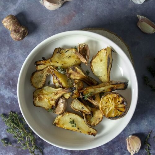 Topinambours rôtis à l'ail et au thym : recette végétarienne