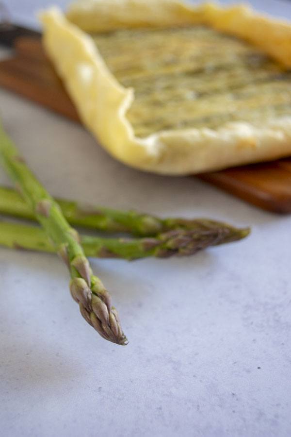 Tarte aux asperges vertes : recette saine et facile à réaliser